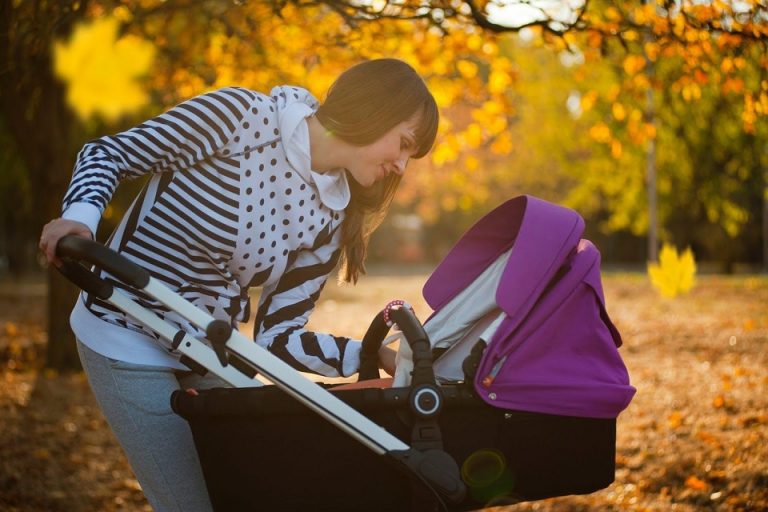 Tips while picking strollers for your Baby