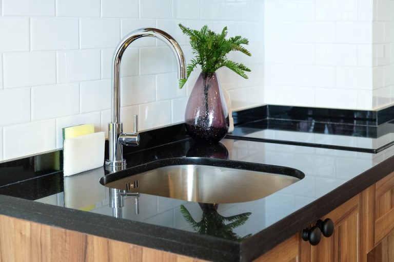 Types of kitchen faucets – A detailed guide
