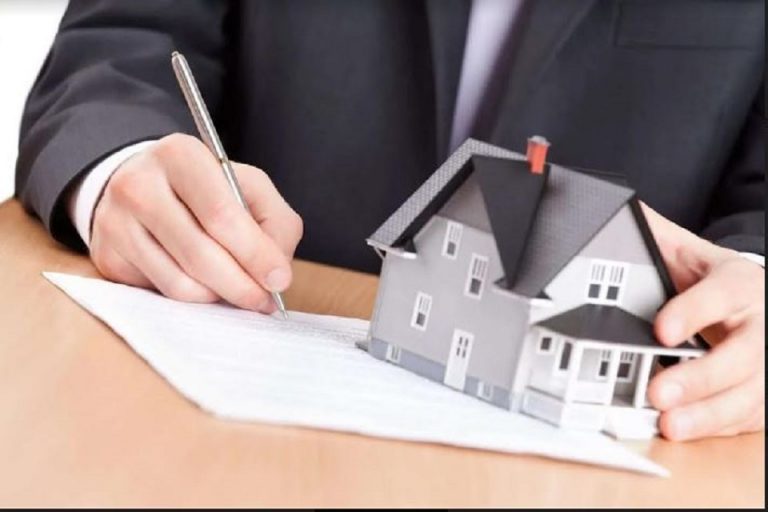 Do You Need a Real Estate Lawyer When Buying a House