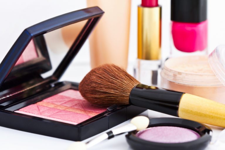 Looking for a Trusted Cosmetic Manufacturer: What to Begin With?