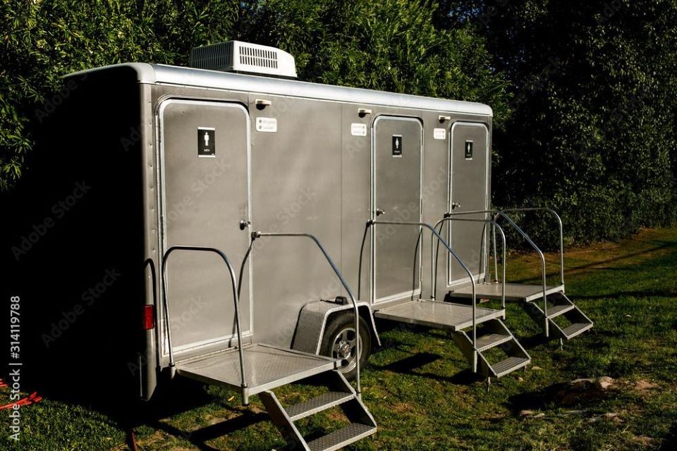 portable restroom trailers