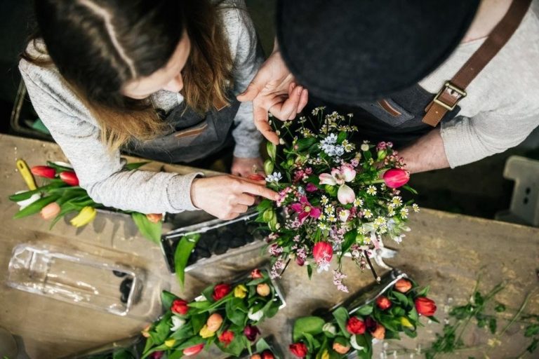 Must-know Tips and Tradition For Sending Sympathy Flowers