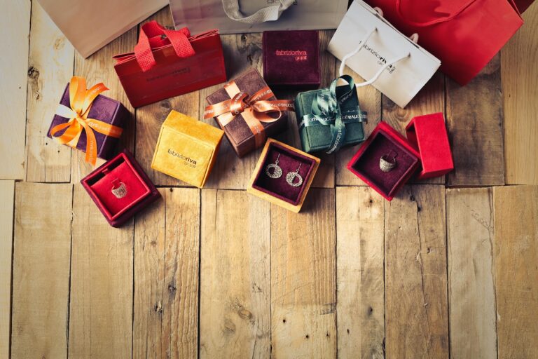 Why You Should Purchase Personalised Gifts for Your Loved Ones