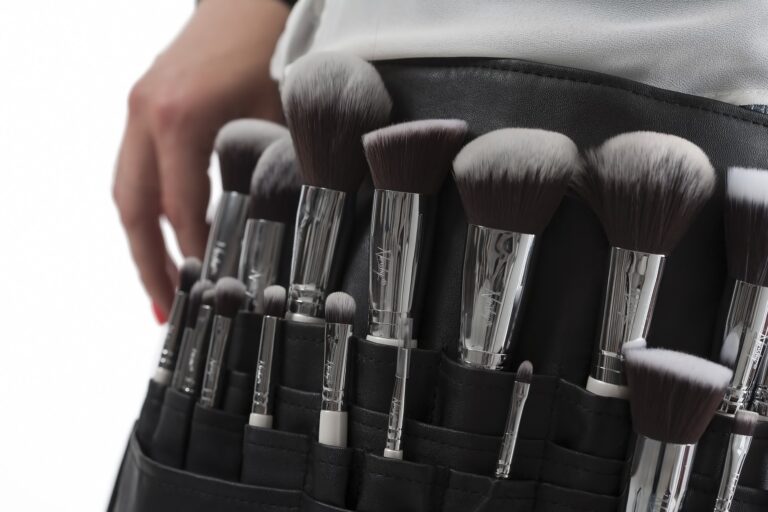 Simple Ways To Organize Your Makeup Brushes