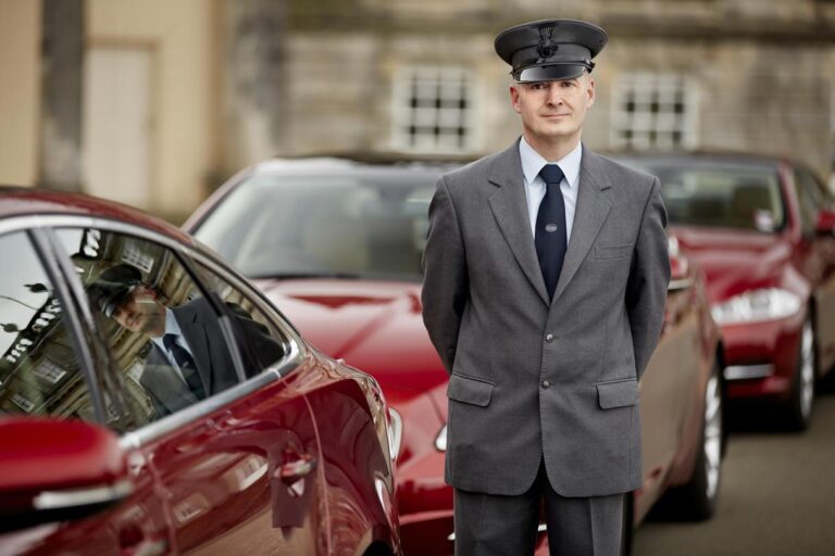 The Luxurious Comfort of a Hire a Chauffeur Service