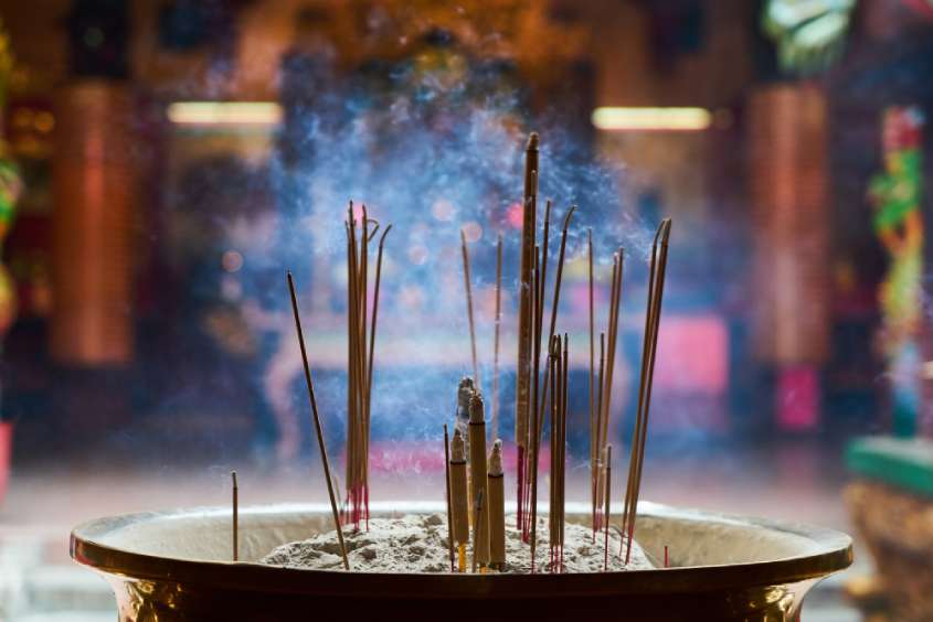 sandalwood incense uses