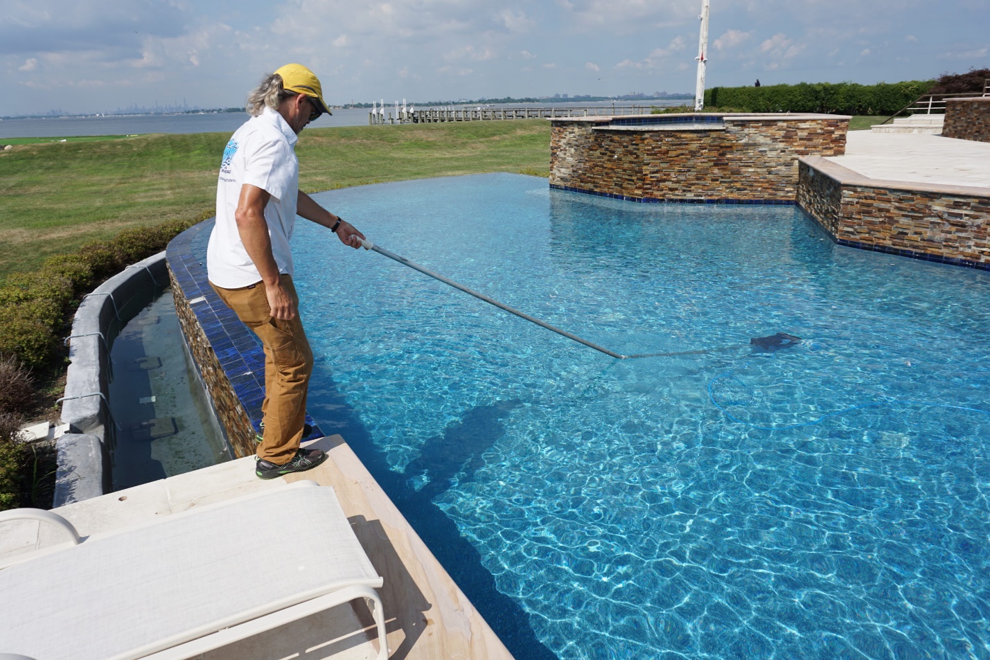 ground pool vacuum