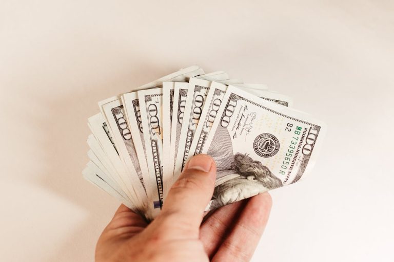 How to Qualify for a Cash Advance Without Hurting Your Credit