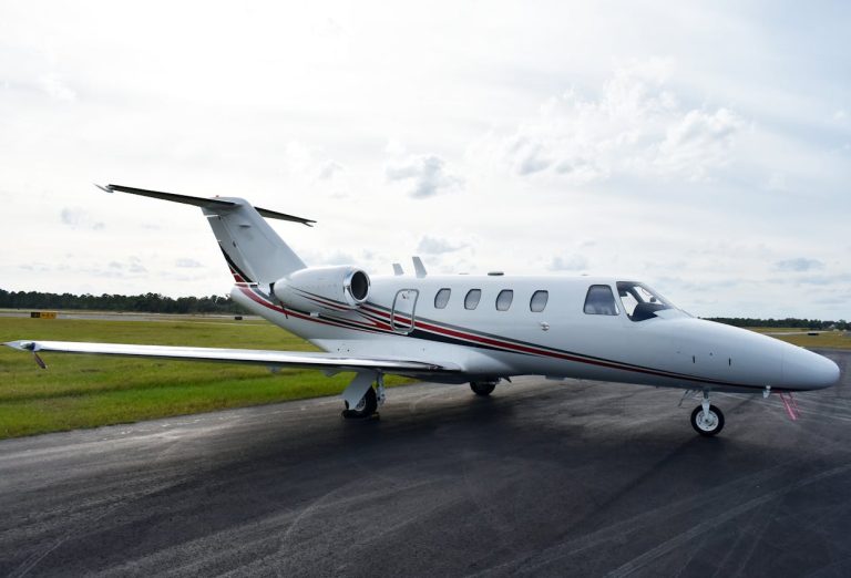 What to Double-Check Before Chartering a Luxury Flight