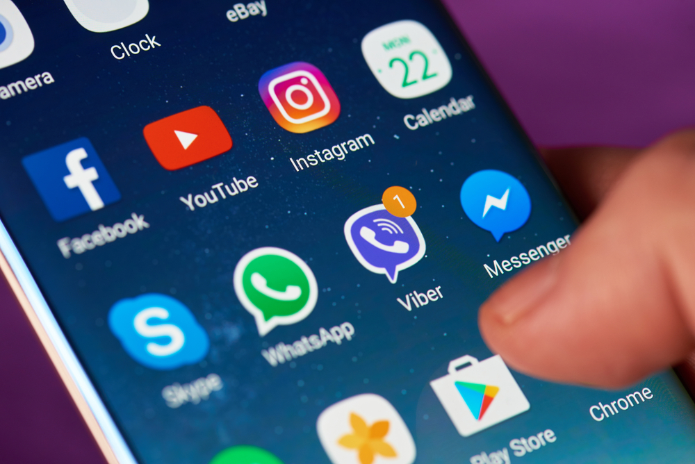 instant messenger chat tracker app