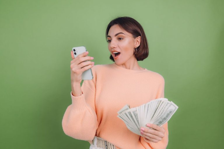 How Students Can Make Money in 2025 Easy & Working Methods