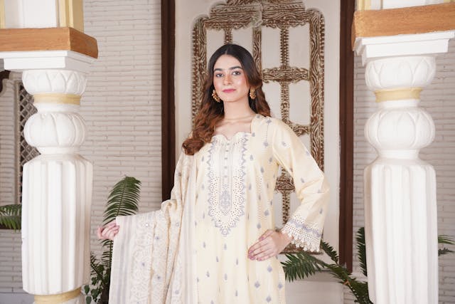 Indian Outfits for Teenagers: What’s in Fashion Now
