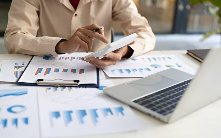 How Companies in KSA Can Upgrade from Manual Accounting to Software