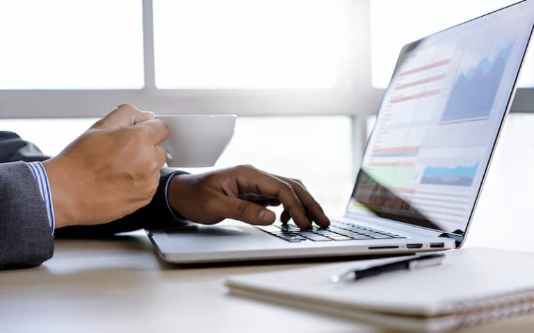 Your 2025 Guide to Choosing the Right Invoicing Platform for Growth