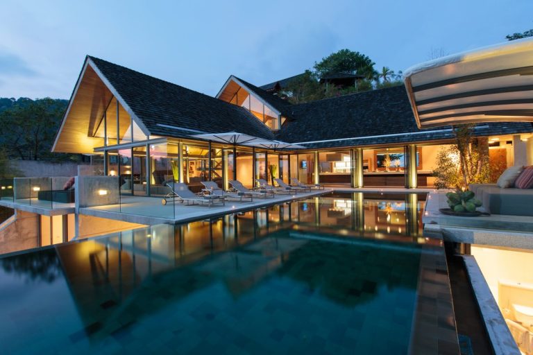 Top Spots For Currency Exchange In Thailand