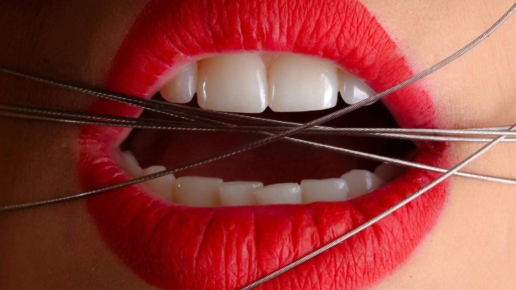 swollen gum after tooth extraction