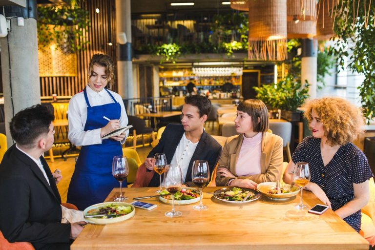 How Hotels and Restaurants Attract Tourists in India