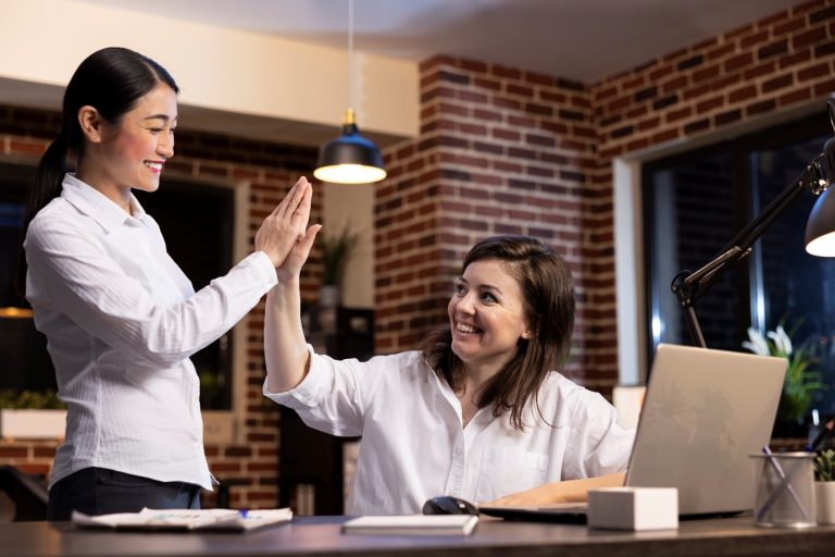 Why Seasonal Uniform Changes Are Becoming a Business Trend in the UAE