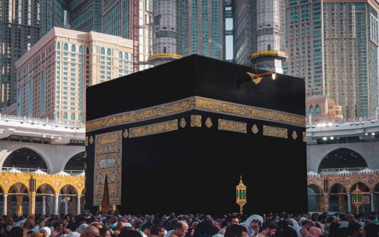 Student & Youth Journeys: Affordable Paths to Makkah