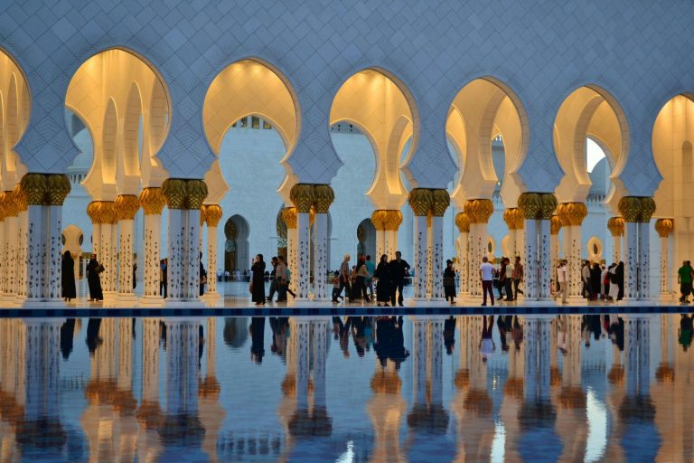 Best Time to Visit Louvre Abu Dhabi: Avoid Crowds & Enjoy the Art
