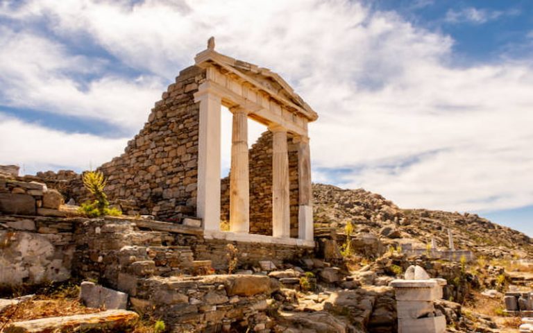 Explore the Wonders of the Aegean with Greece Tour 