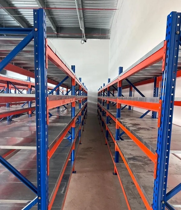 Choose a Right Heavy Duty Pallet Racking Design to Maximize Storage Space