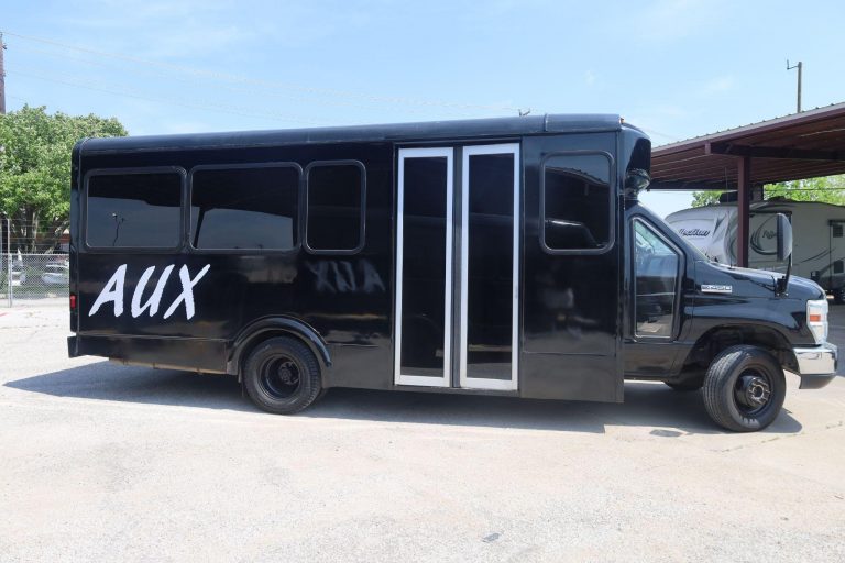 How AUX Rideshare Is Transforming Group Travel in Houston
