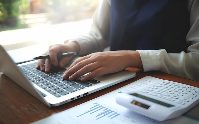 The Role of Continuous Compliance Updates in Saudi E-Invoicing