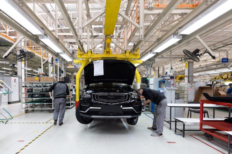 How Vehicle Manufacturer Data Helps You Find the Right Suppliers in India
