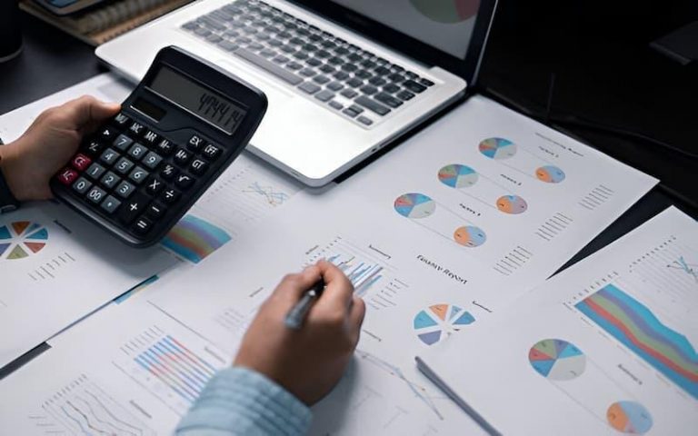 How Organized Accounting Helps Reduce End-of-Month Pressure 