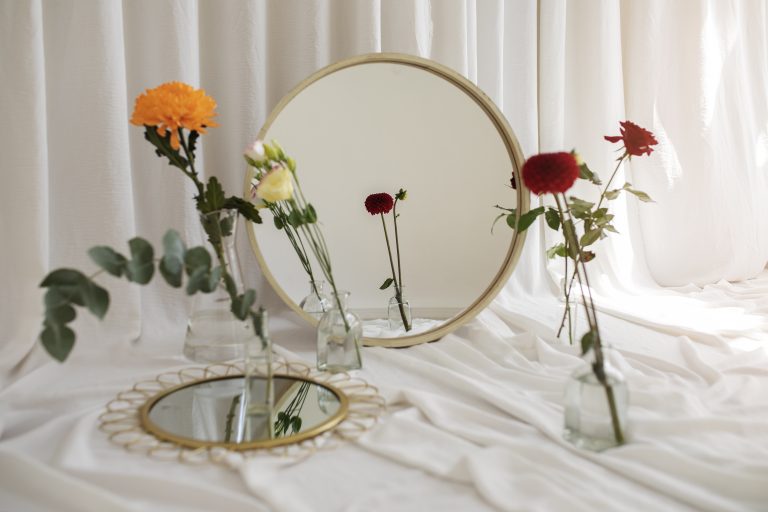 How to Clean Acrylic Mirror Sheets Without Scratches