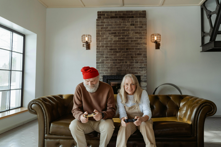 7 Social Benefits of Living in an Active Community