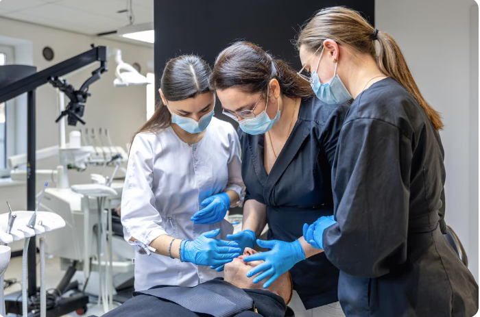 dentist assistant school