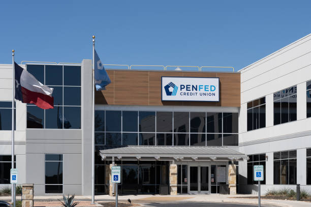 What to expect in a good roofing contractor to work with in the long-term.