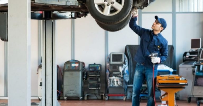 Car Mechanic Shop vs Dealership: Which One Saves You More Money?