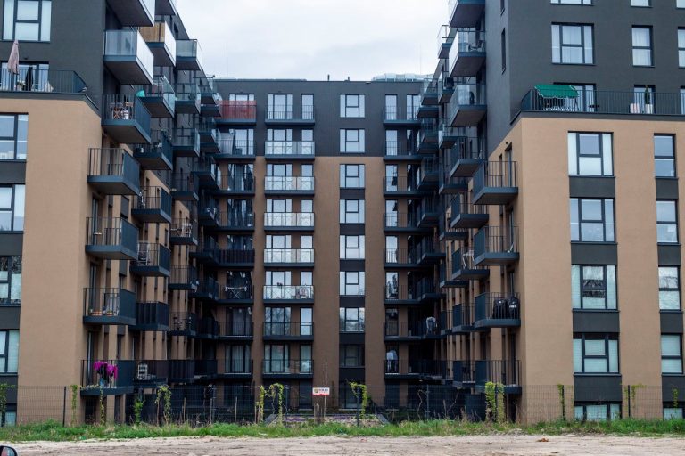The “Uber-ification” of Real Estate: Managing Expectations in a 1-Click World