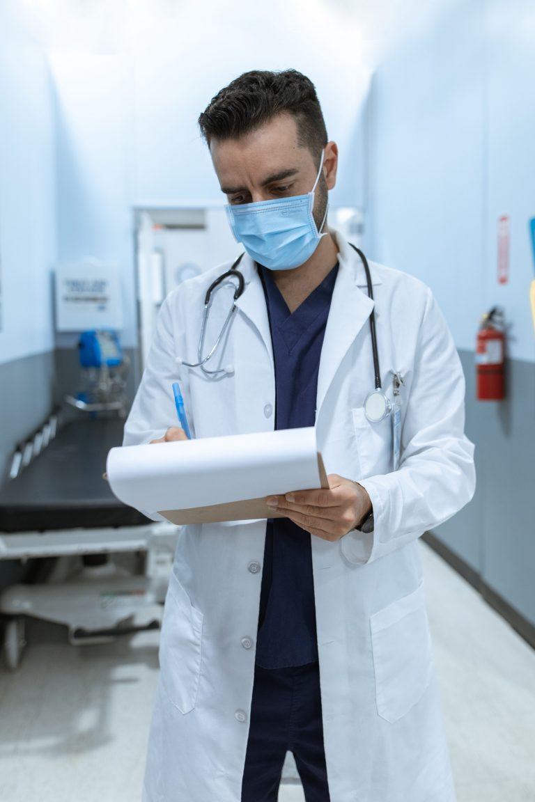 4 Ways Healthcare Providers Can Reduce Documentation Time