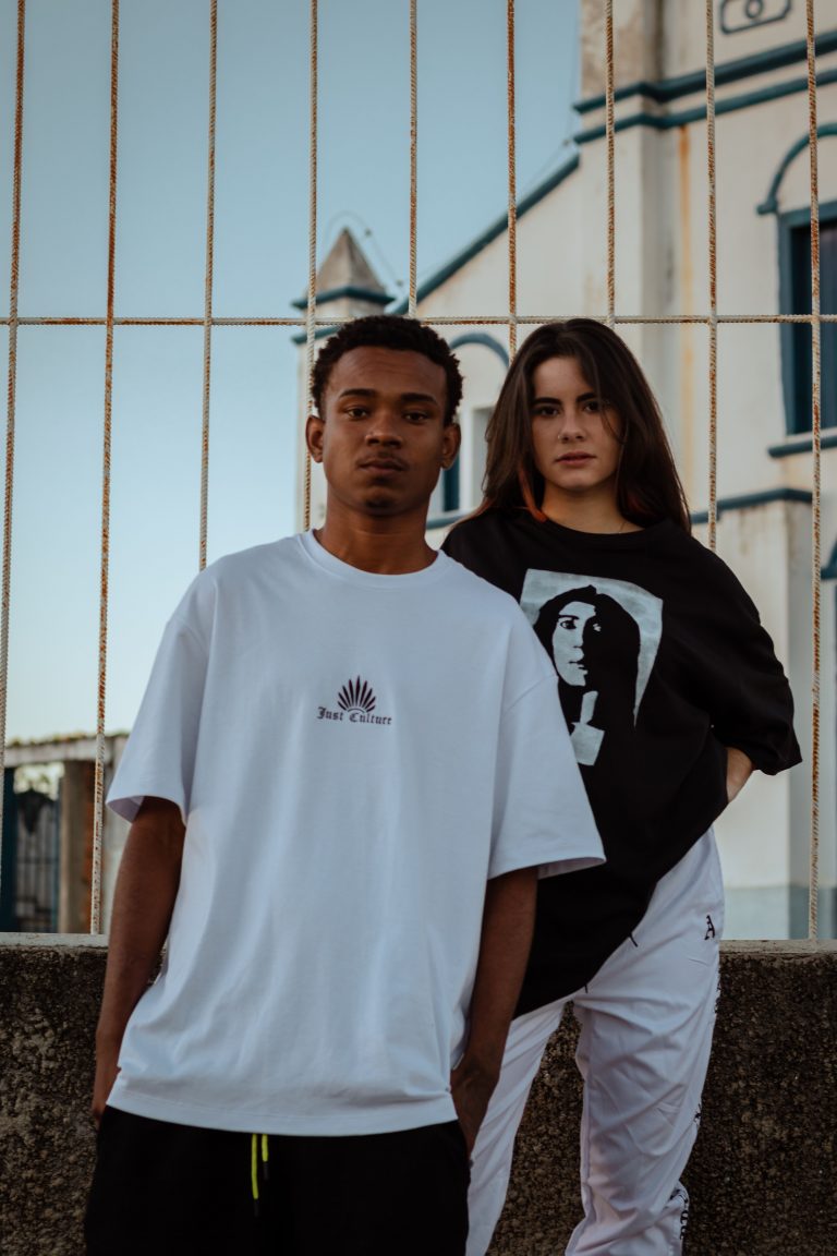 The Rise of Oversized T-Shirts in Everyday Fashion