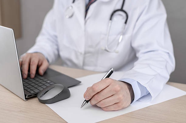 How to Spend More Time With Patients Instead of EHRs