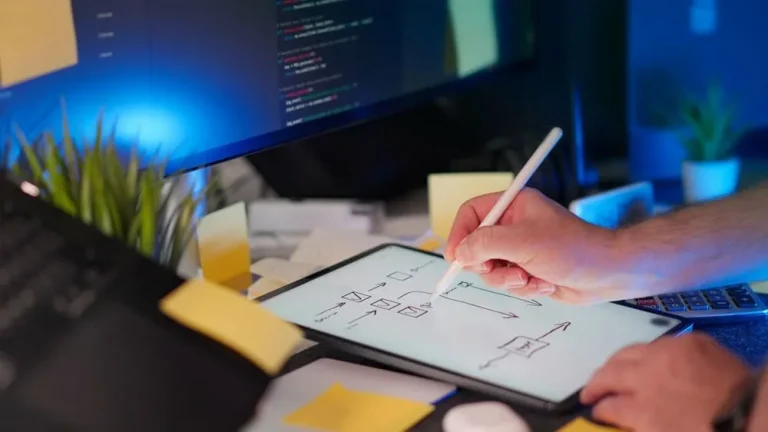 Choosing the Right Mobile App Development Approach for Long-Term Growth