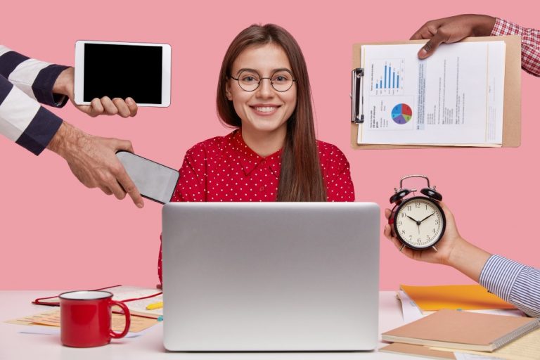 7 Digital Tools Every Freelancer Needs to Save Time